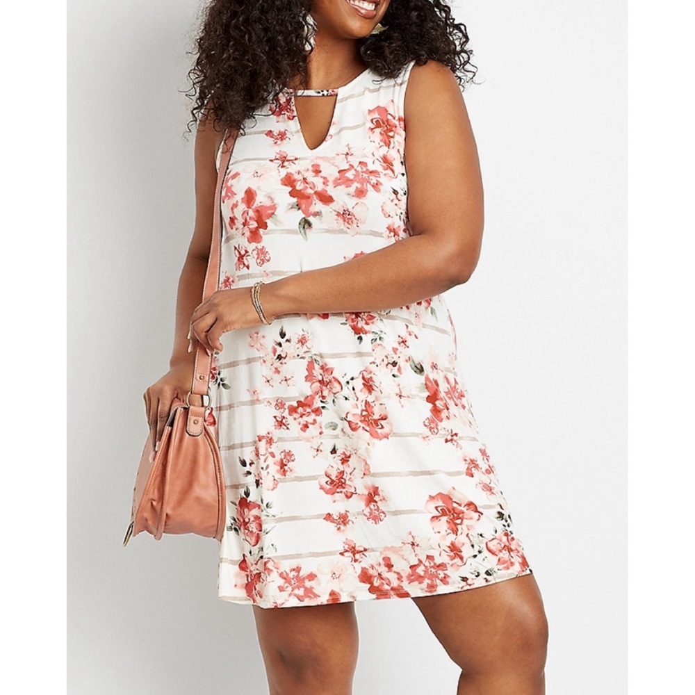 Maurices 24/7 White Floral Keyhole Shift Dress